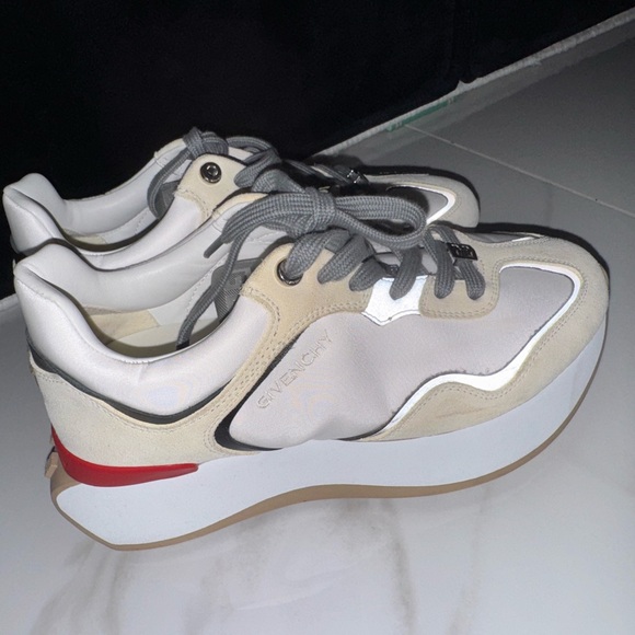 Givenchy runner Beige, White & red women’s Sneakers - Picture 3 of 5
